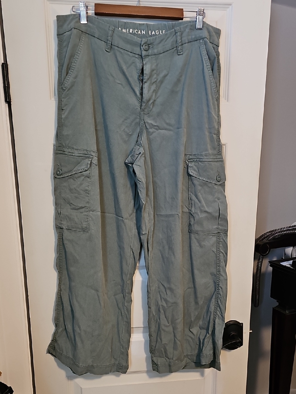 American Eagle Outfitters Olive Cargo Trousers